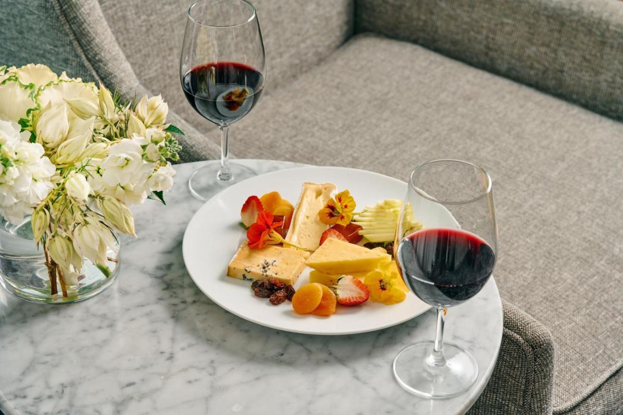فندق شيراتون ملبورن المظهر الخارجي الصورة Cheese and wine