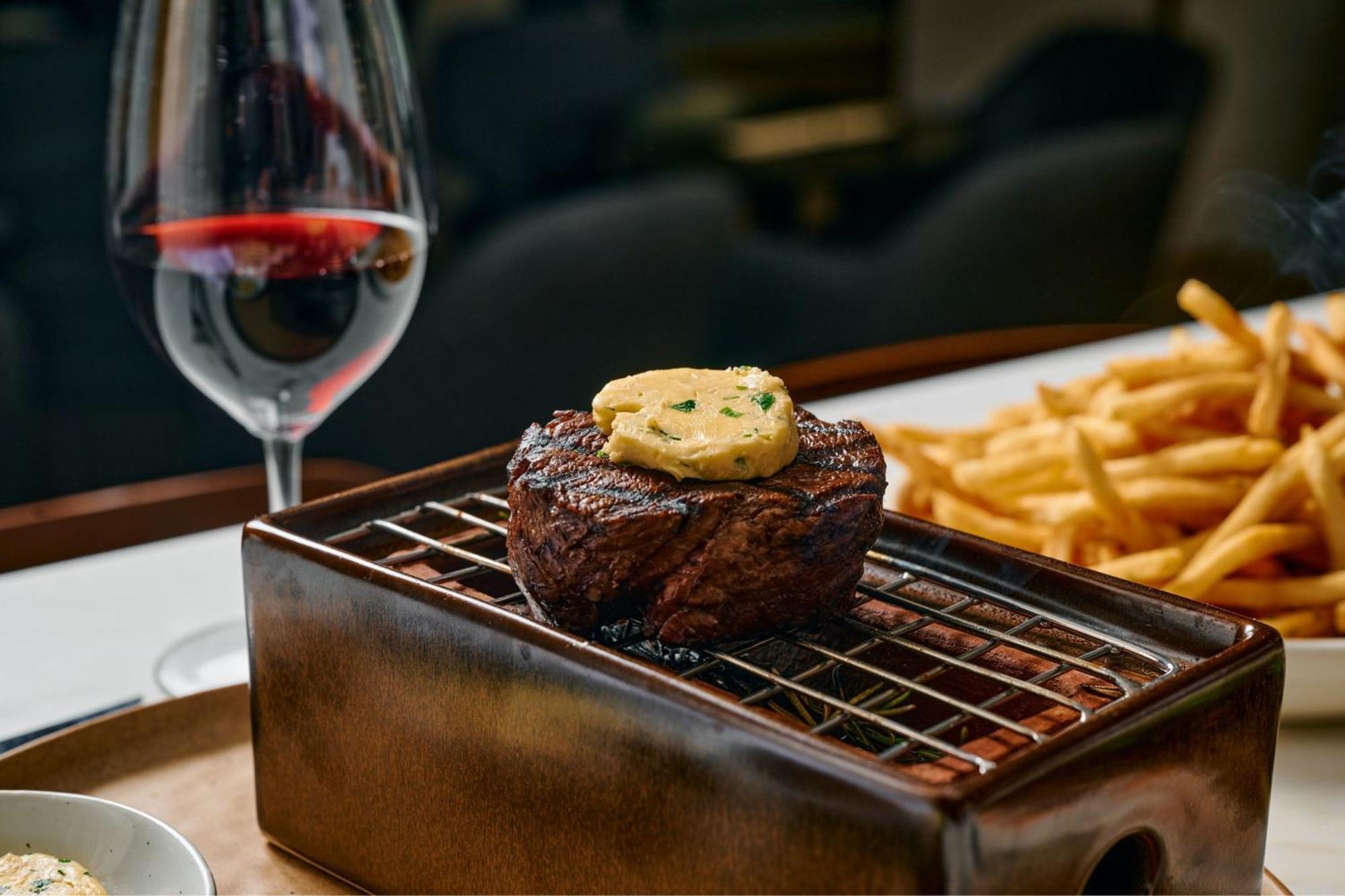 فندق شيراتون ملبورن المظهر الخارجي الصورة A steak at the restaurant